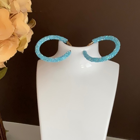 None Jewelry - Stunning blue hoop earrings